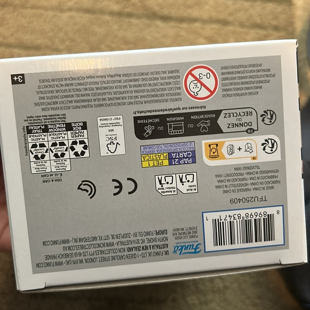 NWT Funko Pop Gilmore Girls Rory Gilmore Vinyl Figure - Picture 4 of 5